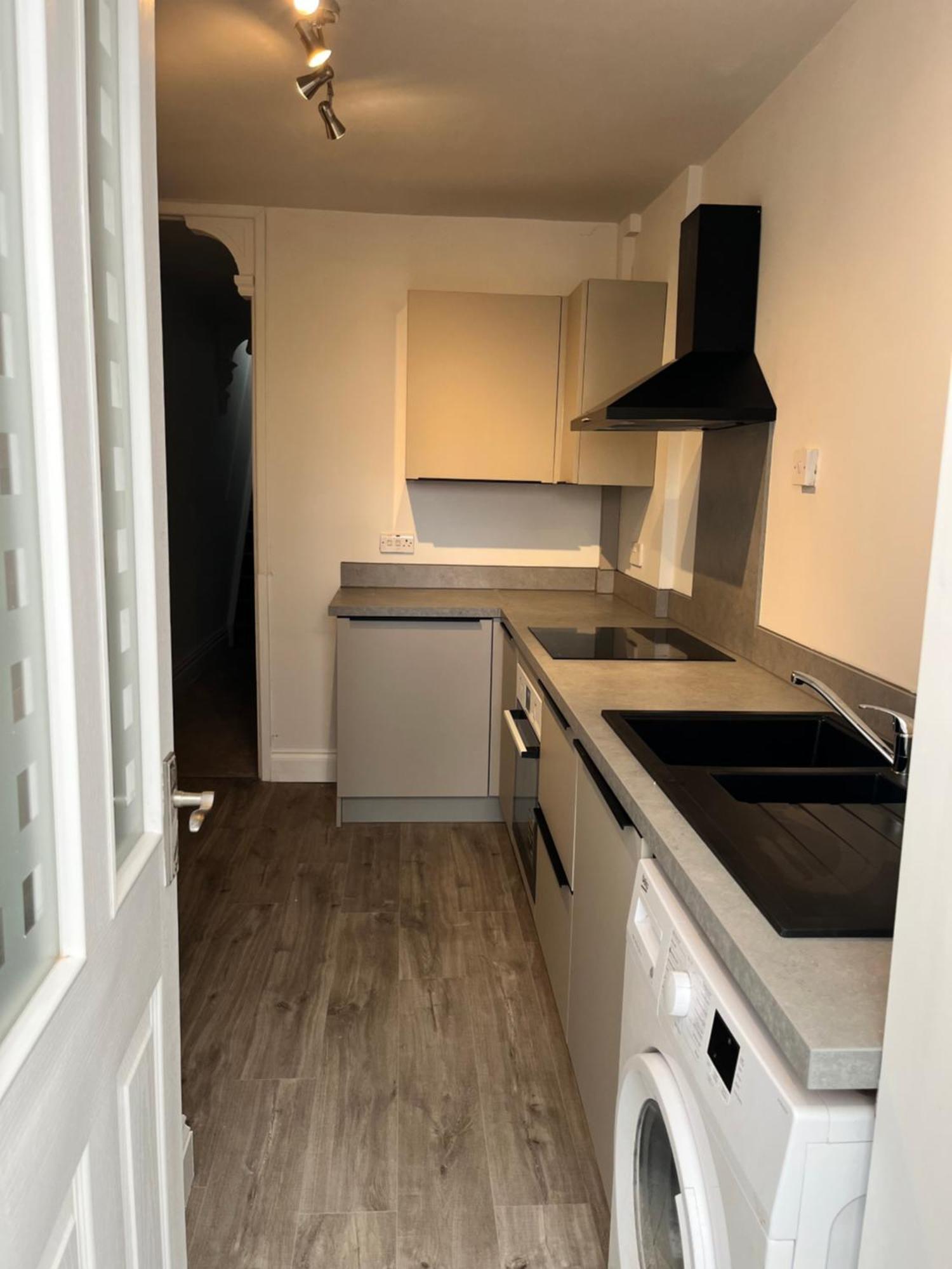 Southsea Homestays - Three Bedroom Home, Sleeps 8 - With Garden & Hot Tub Portsmouth Exterior photo